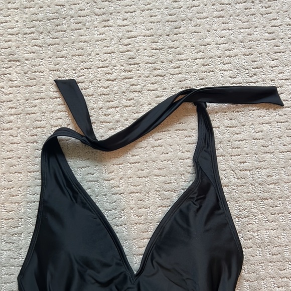 Black one piece high leg bathing suit - Picture 2 of 4
